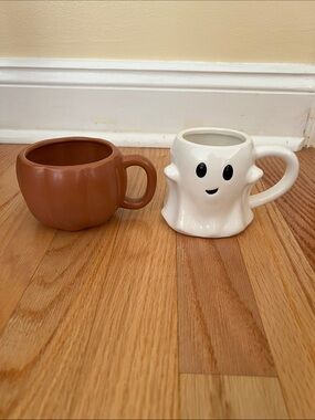 2 Threshold mugs pumpkin and ghost